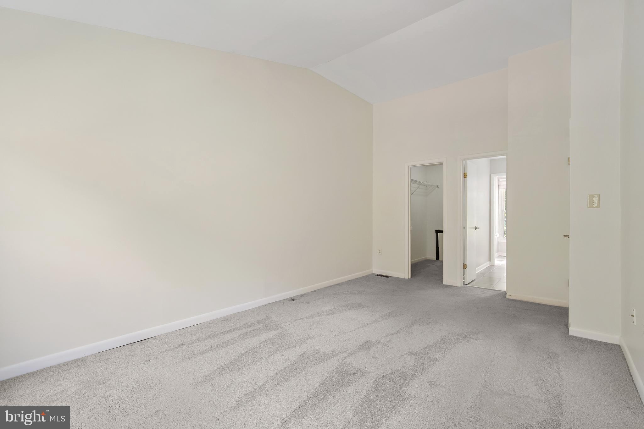 9105 Saffron Lane Silver Spring, MD 20901 - Photo 22 of 43 Walk in closet