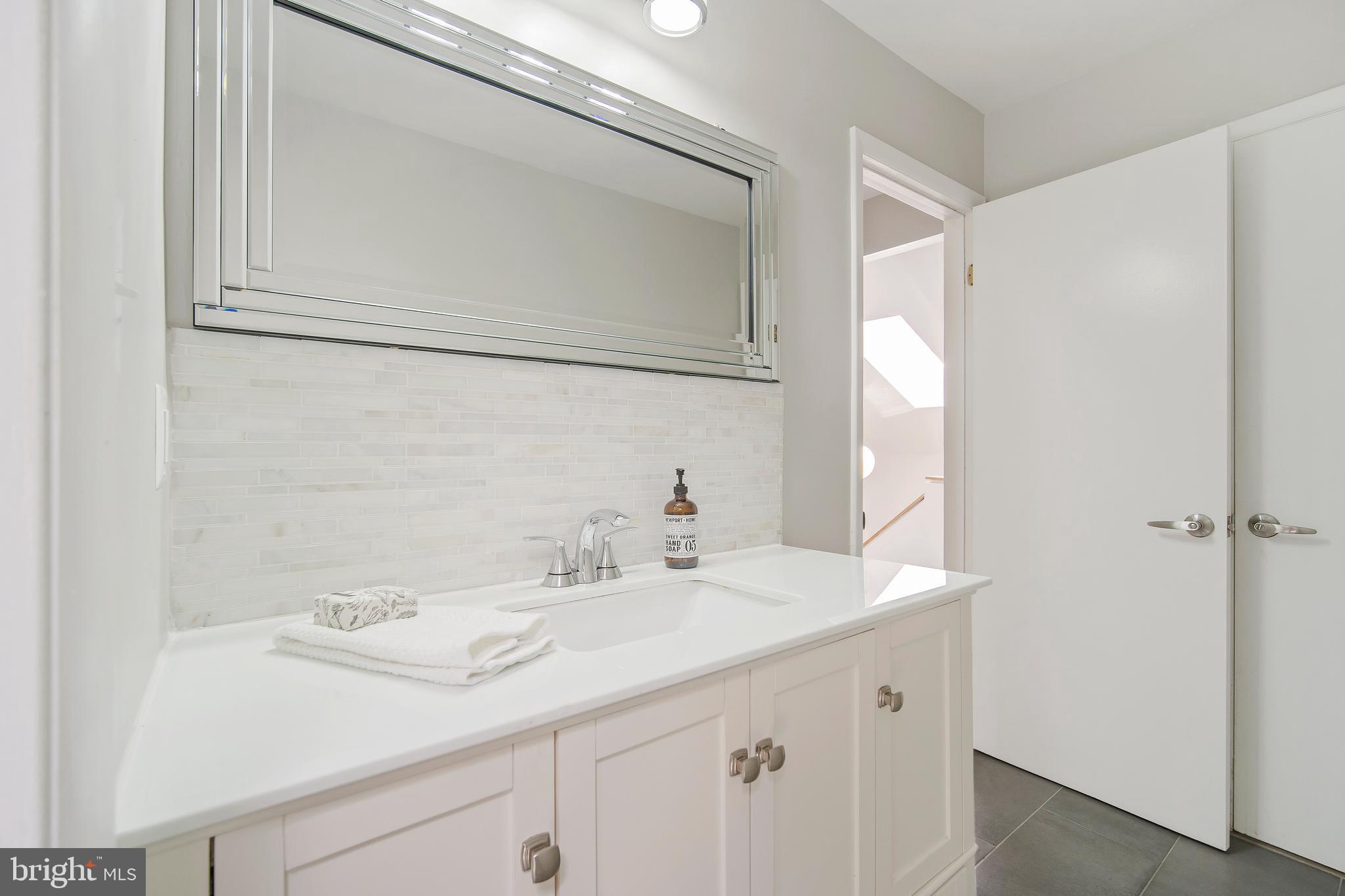 9105 Saffron Lane Silver Spring, MD 20901 - Photo 24 of 43 New vanity