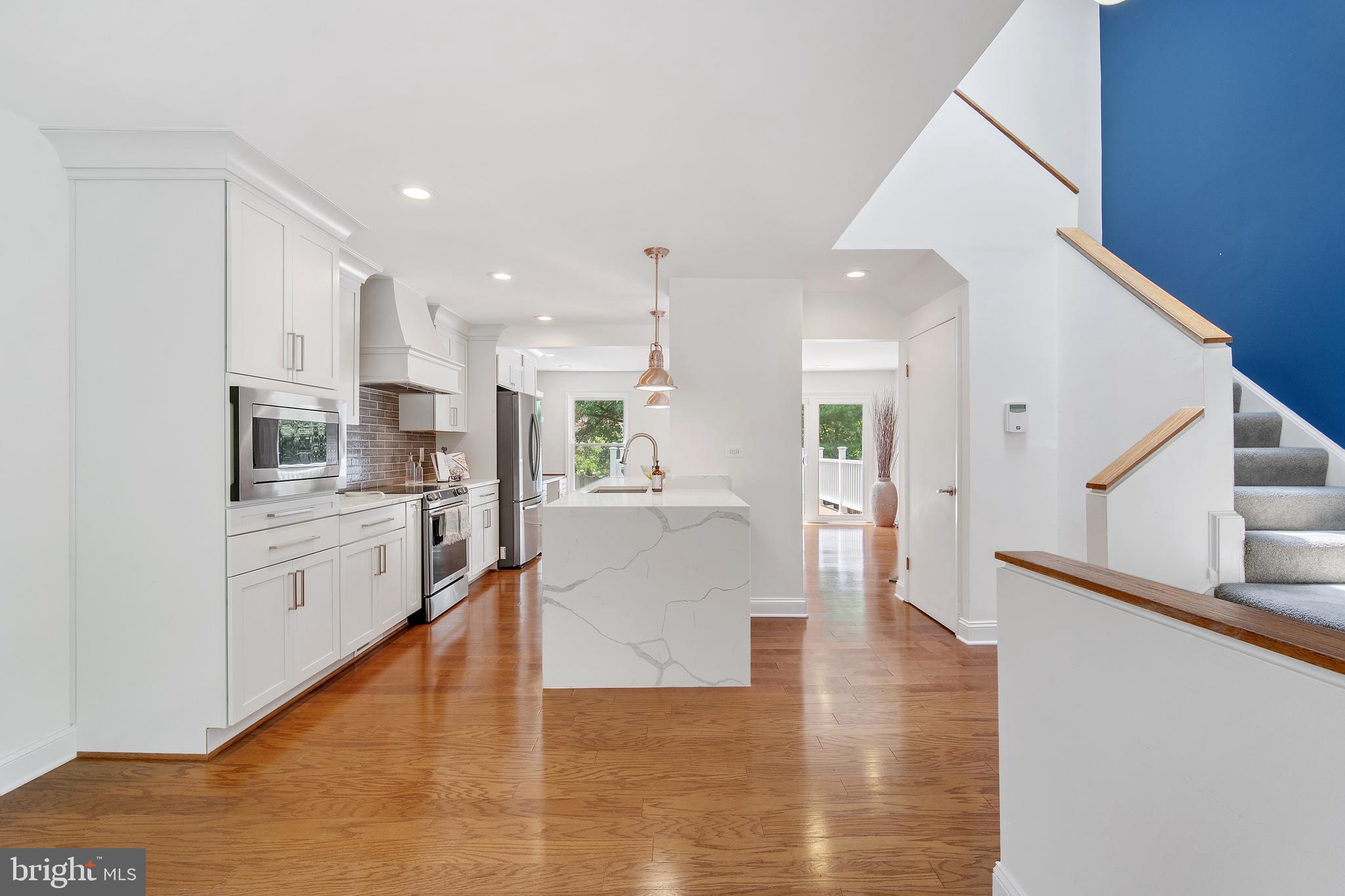 9105 Saffron Lane Silver Spring, MD 20901 - Photo 6 of 43 Brand new renovated kitchen