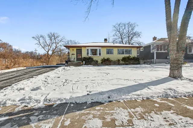 $425,000 | 5611 Washington Street, Downers Grove, IL 60516