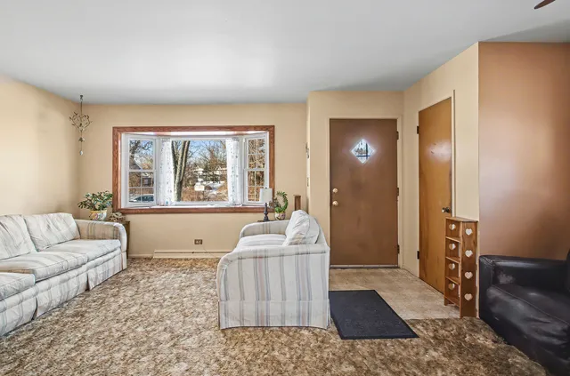 $425,000 | 5611 Washington Street, Downers Grove, IL 60516