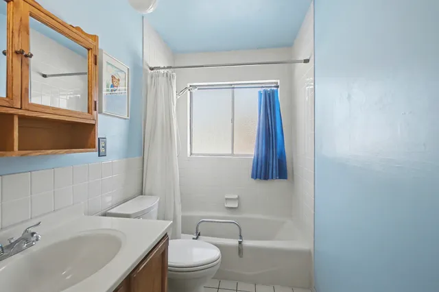 $425,000 | 5611 Washington Street, Downers Grove, IL 60516