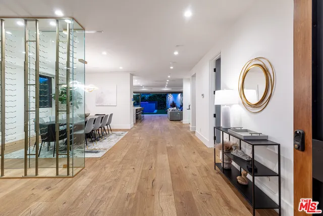 $21,000 | 6201 Lindenhurst Avenue, Los Angeles, CA 90048