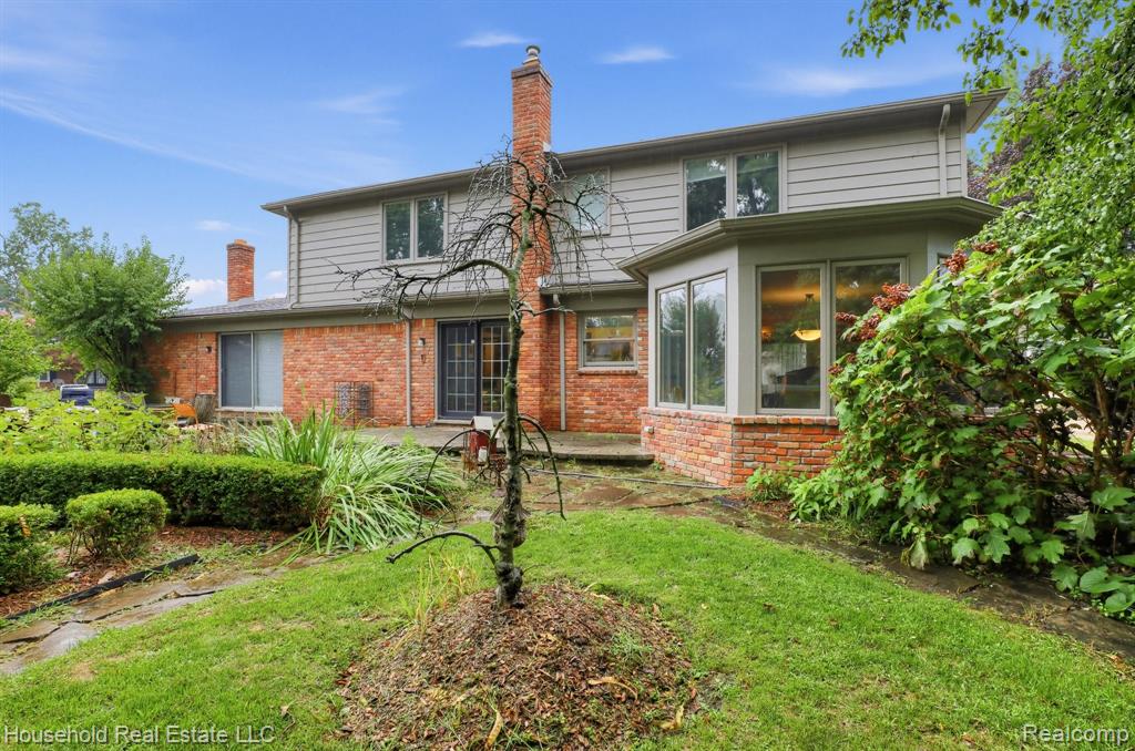 25711 Branchaster Road Farmington Hills, MI 48336 - Photo 4 of 32 Gallery Image 4