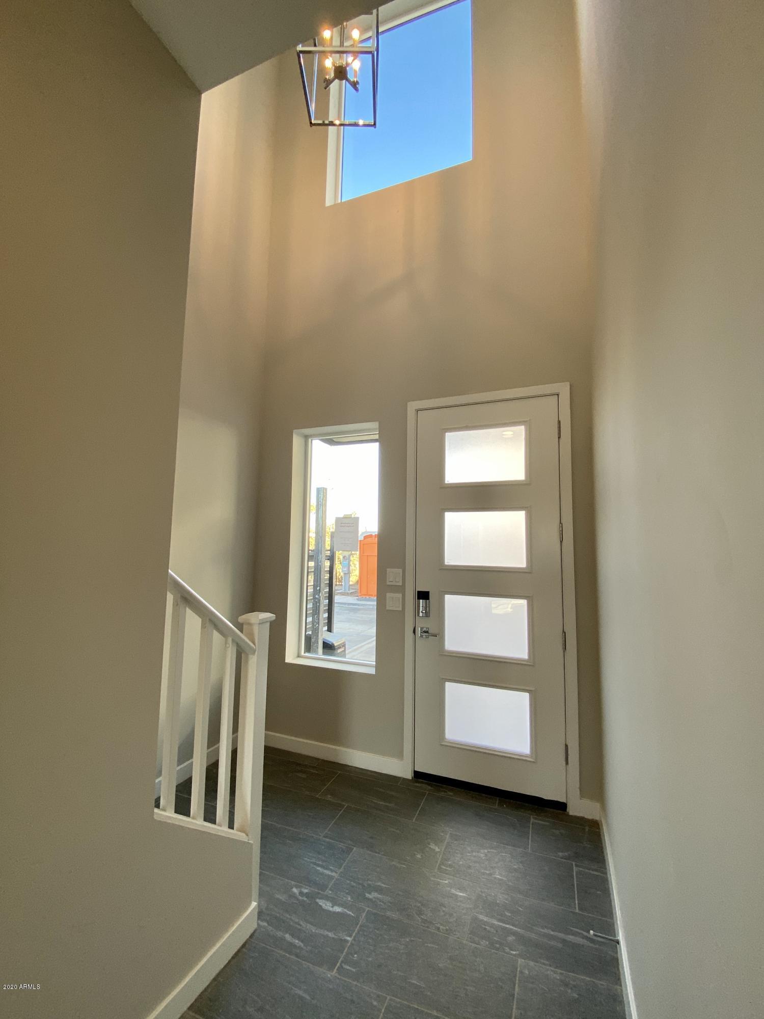 6301 North 12th Street, Unit 6 Phoenix, AZ 85014 - Photo 3 of 23 Foyer
