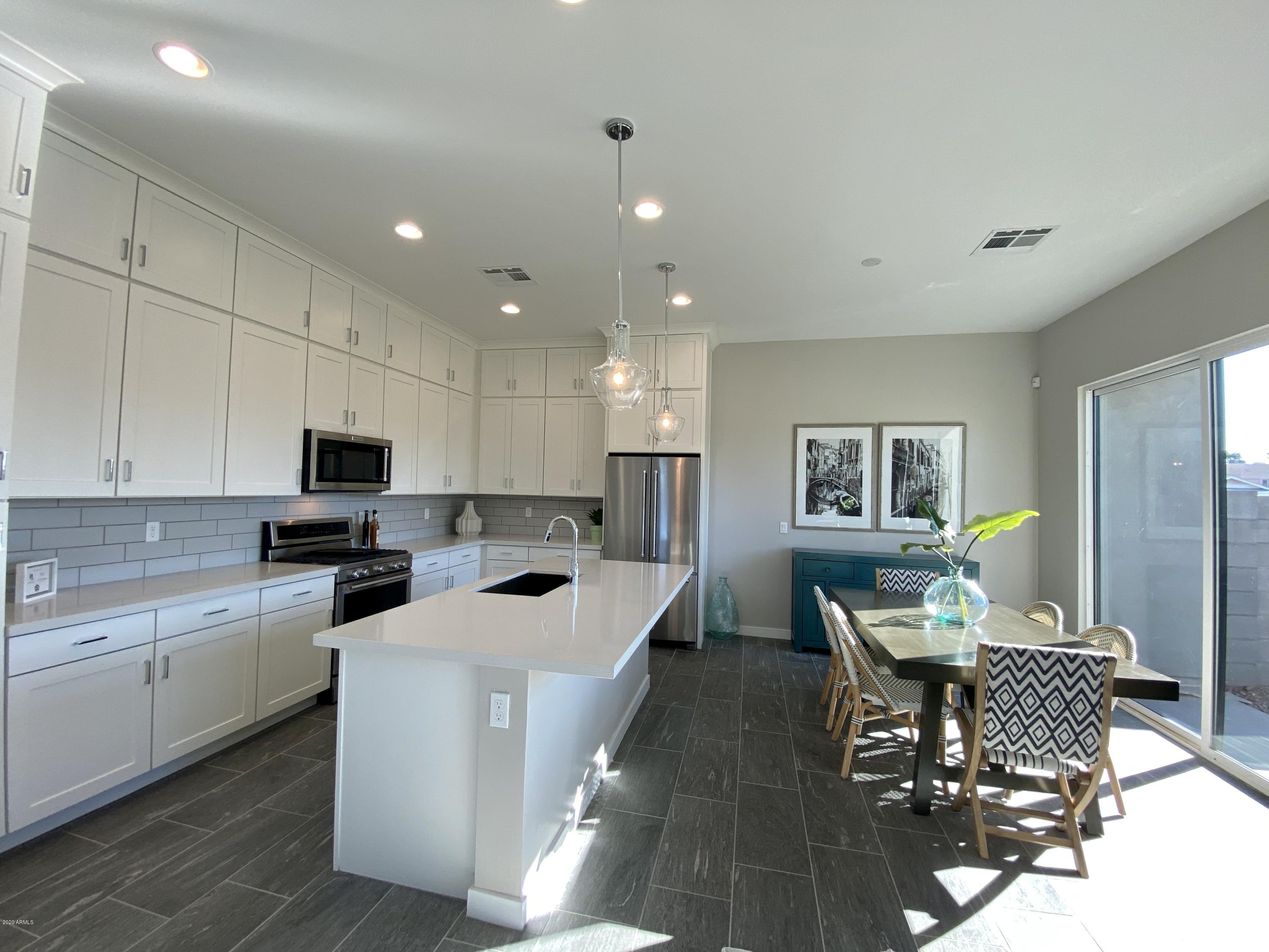 6301 North 12th Street, Unit 6 Phoenix, AZ 85014 - Photo 5 of 23 Kitchen Dining