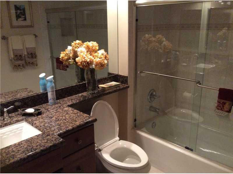 21887 Arriba Real, Unit 21887 Boca Raton, FL 33433 - Photo 15 of 16 Bathroom