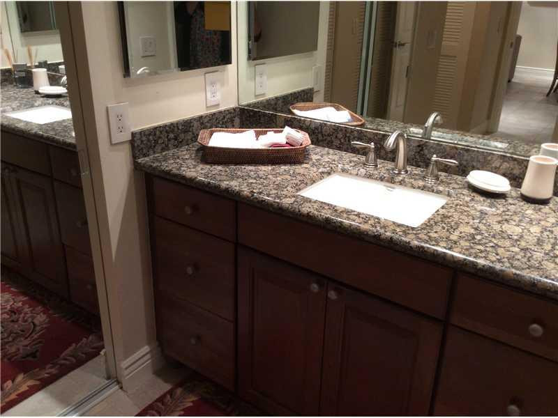 21887 Arriba Real, Unit 21887 Boca Raton, FL 33433 - Photo 10 of 16 Master Bath/Spa