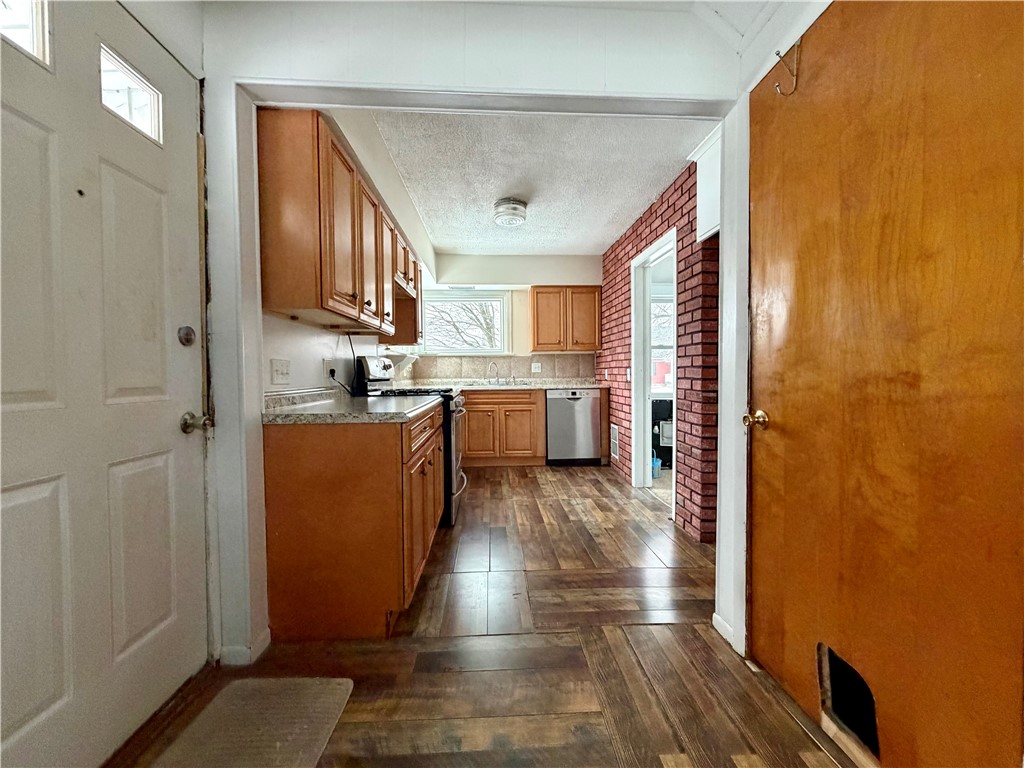 43 Hampton Road Southport, NY 14904 - Photo 11 of 30