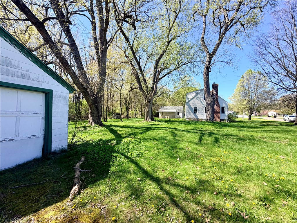 43 Hampton Road Southport, NY 14904 - Photo 4 of 30