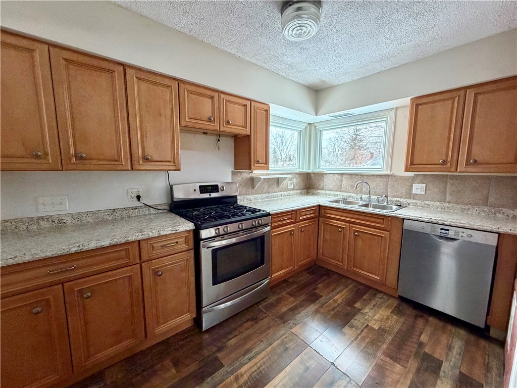 43 Hampton Road Southport, NY 14904 - Photo 6 of 28