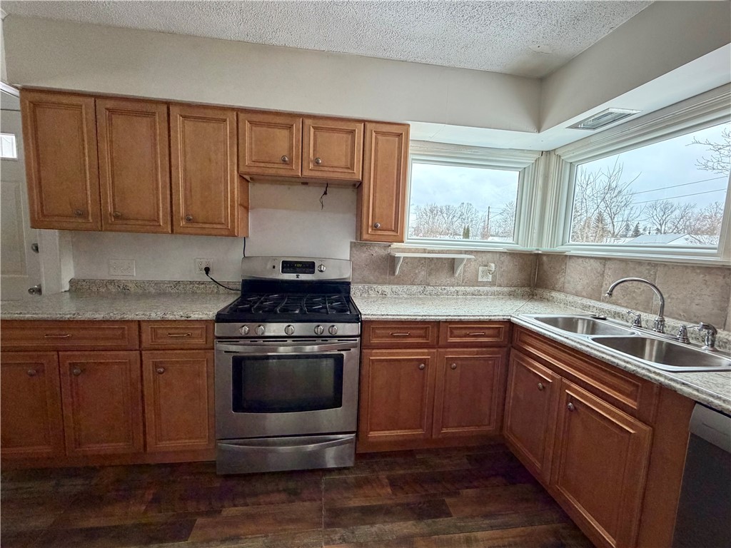 43 Hampton Road Southport, NY 14904 - Photo 7 of 28