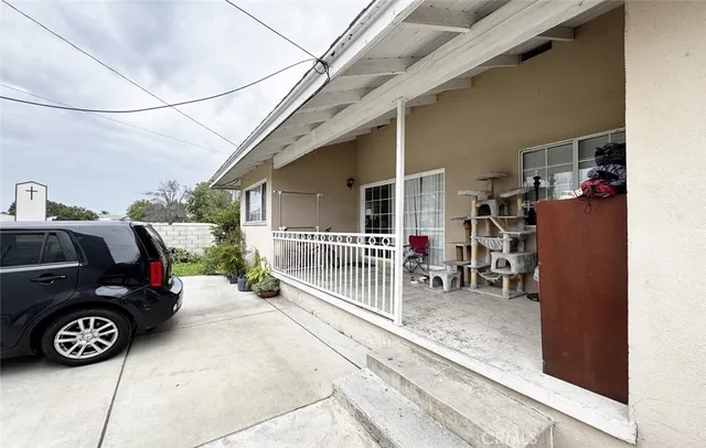a view of parking area