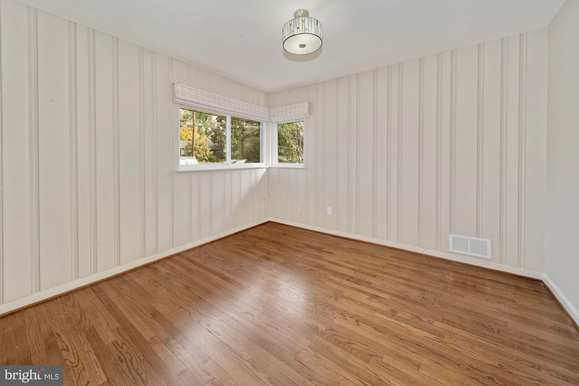 1816 Sanford Road Silver Spring, MD 20902 - Photo 8 of 30 Gallery Image 8