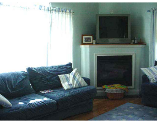 8 Hadley Road Pepperell, MA 01463 - Photo 3 of 22 Gallery Image 3