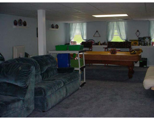 8 Hadley Road Pepperell, MA 01463 - Photo 10 of 22 Gallery Image 10