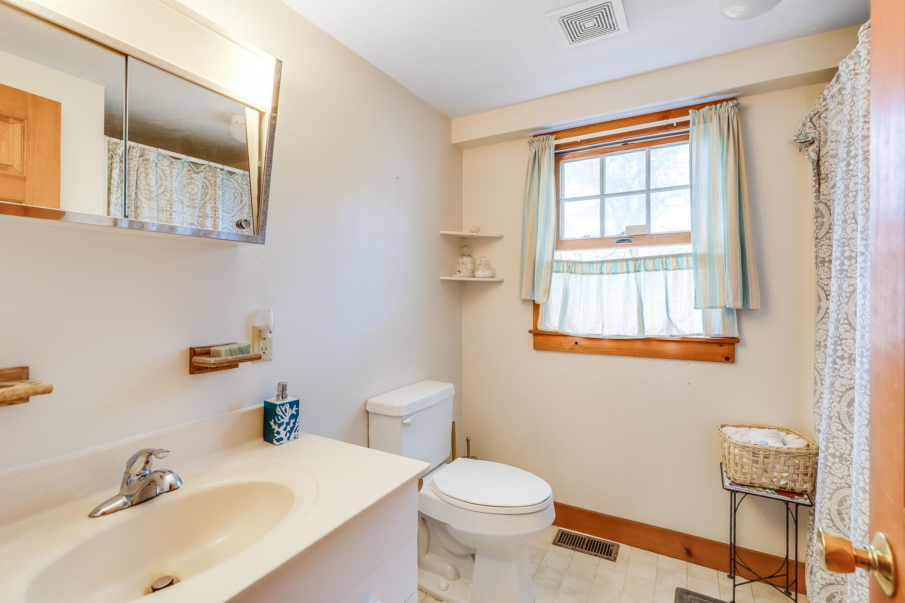 290 Old Wharf Road Dennis Port, MA 02639 - Photo 11 of 27 598A4477