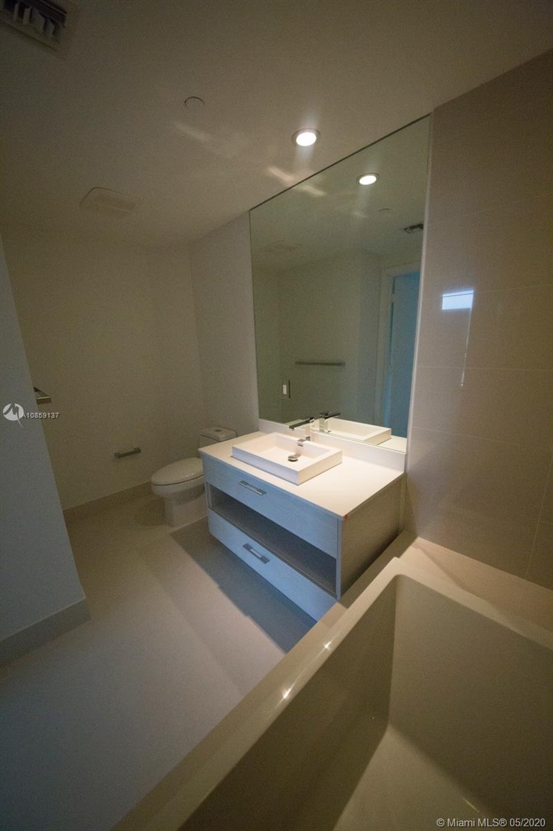 45 Southwest 9th Street, Unit 1710 Miami, FL 33130 - Photo 11 of 16