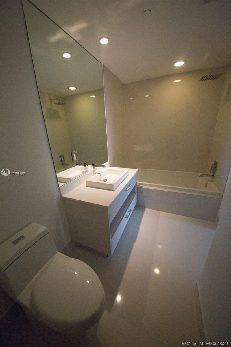 45 Southwest 9th Street, Unit 1710 Miami, FL 33130 - Photo 12 of 16