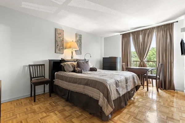 $785,000 | 33 Pond Avenue, Unit 603, Brookline, MA 02445