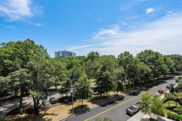 $785,000 | 33 Pond Avenue, Unit 603, Brookline, MA 02445