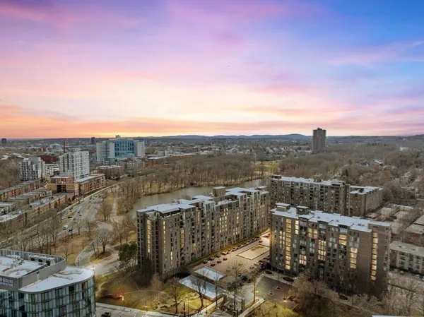 $785,000 | 33 Pond Avenue, Unit 603, Brookline, MA 02445