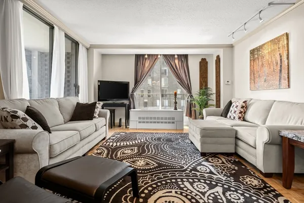 $785,000 | 33 Pond Avenue, Unit 603, Brookline, MA 02445