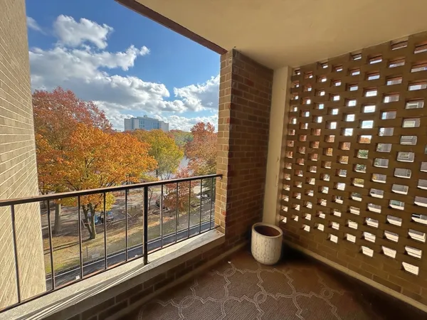 $785,000 | 33 Pond Avenue, Unit 603, Brookline, MA 02445