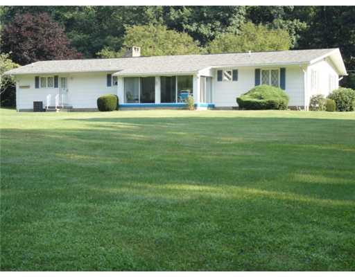812 Enterprise Road Grove City, PA 16127 - Photo 8 of 9 Exterior Back.