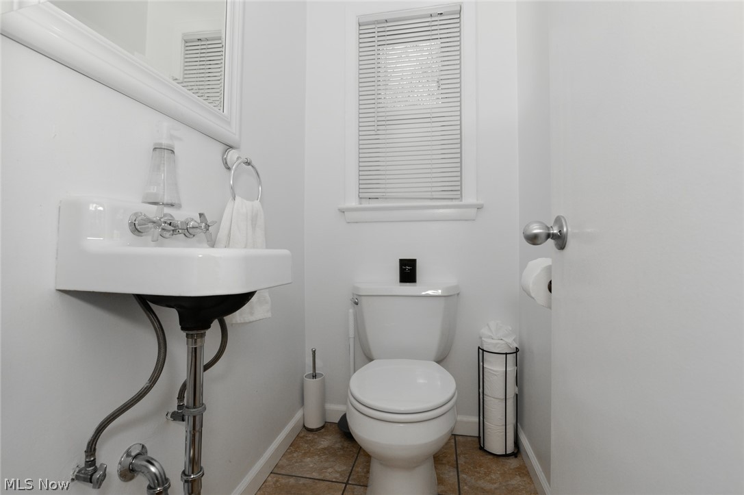1304 Ford Road Lyndhurst, OH 44124 - Photo 20 of 29 1/2 BATH MAIN FLOOR