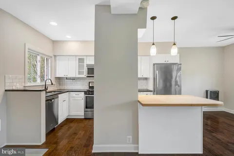 $409,900 | 3707 Holmes Lane, Alexandria, VA 22302