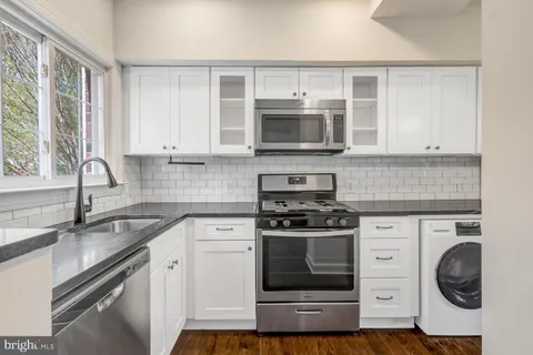 $409,900 | 3707 Holmes Lane, Alexandria, VA 22302