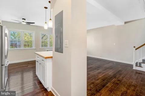 $409,900 | 3707 Holmes Lane, Alexandria, VA 22302
