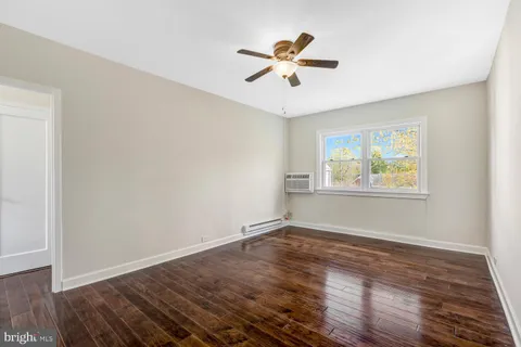 $409,900 | 3707 Holmes Lane, Alexandria, VA 22302