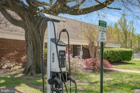 $409,900 | 3707 Holmes Lane, Alexandria, VA 22302
