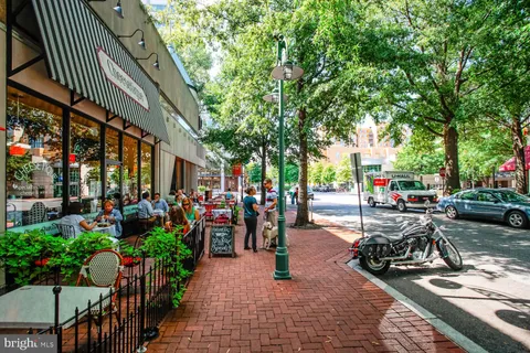 $409,900 | 3707 Holmes Lane, Alexandria, VA 22302