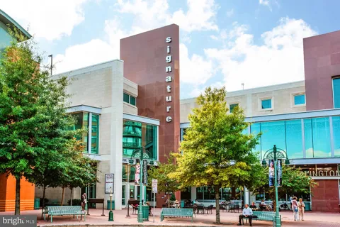 $409,900 | 3707 Holmes Lane, Alexandria, VA 22302