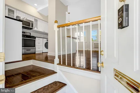 $409,900 | 3707 Holmes Lane, Alexandria, VA 22302