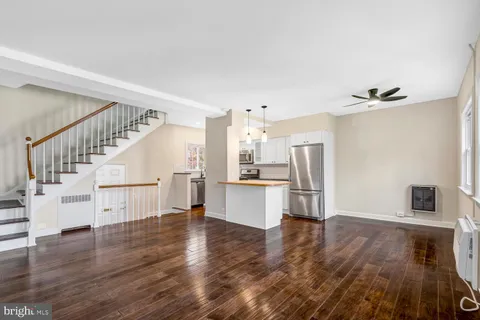 $409,900 | 3707 Holmes Lane, Alexandria, VA 22302