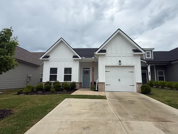$3,200 | 2093 Firelight Way, Unit 87, Ooltewah, TN 37363