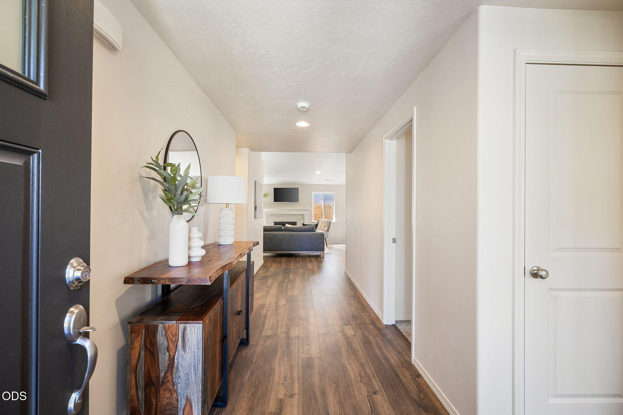 62847 Northeast Daniel Road Bend, OR 97701 - Photo 4 of 36