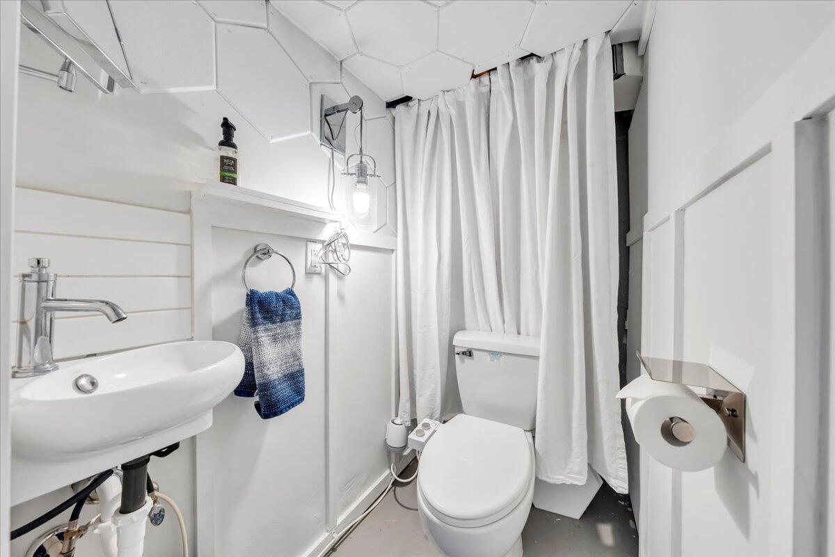 5120 Starkey Road Roanoke, VA 24018 - Photo 26 of 43 a bathroom with a sink toilet and shower