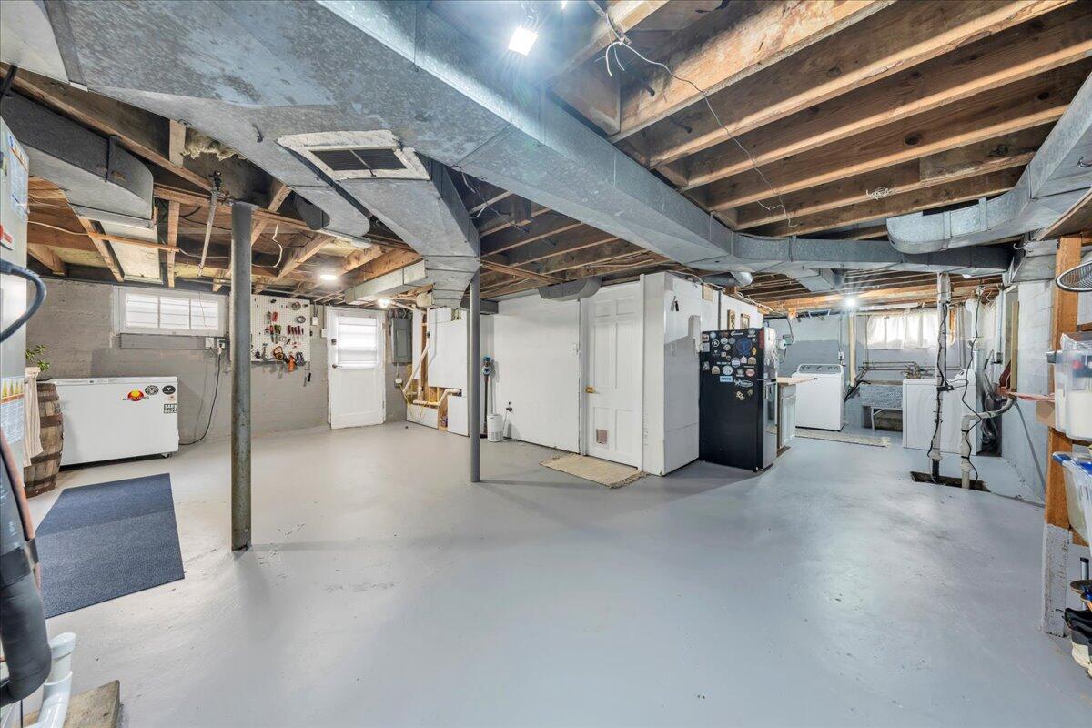 5120 Starkey Road Roanoke, VA 24018 - Photo 27 of 43 a view of empty room with wooden ceiling