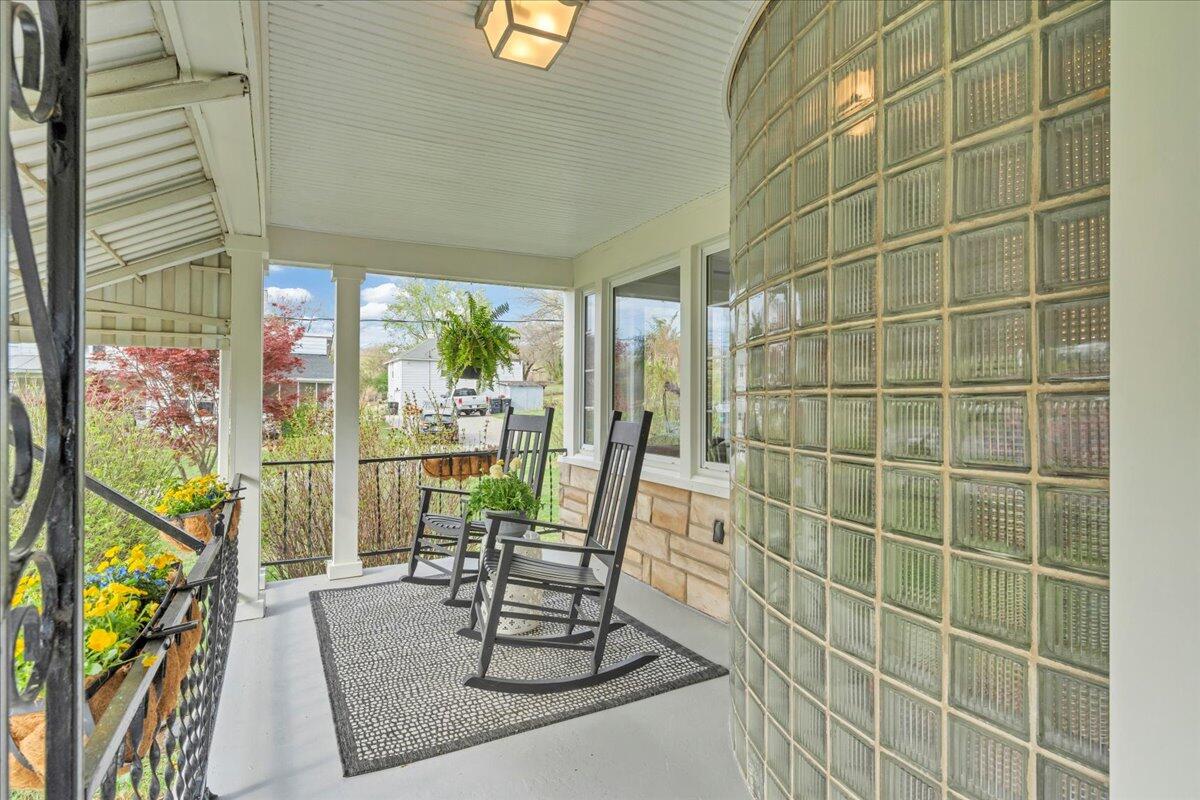 5120 Starkey Road Roanoke, VA 24018 - Photo 6 of 43