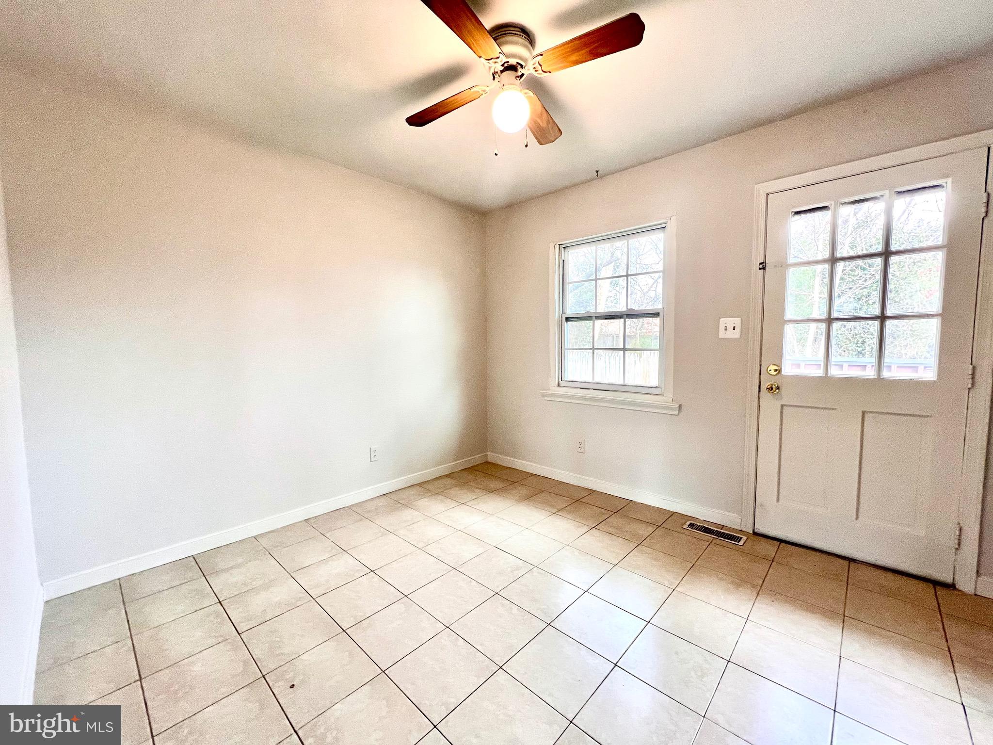 7219 Beverly Park Drive Springfield, VA 22150 - Photo 15 of 35