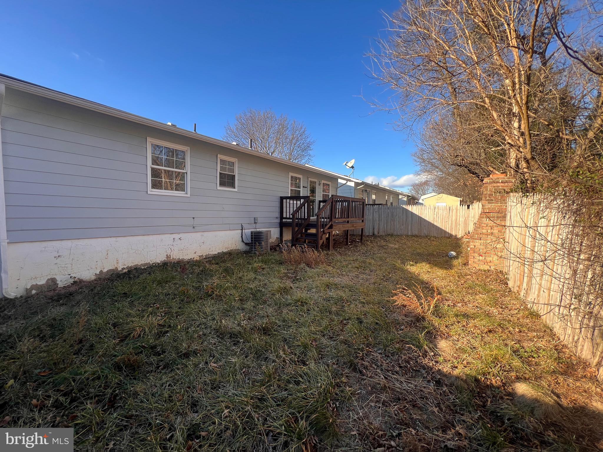 7219 Beverly Park Drive Springfield, VA 22150 - Photo 4 of 35