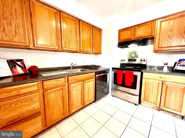 $599,900 | 7219 Beverly Park Drive, Springfield, VA 22150