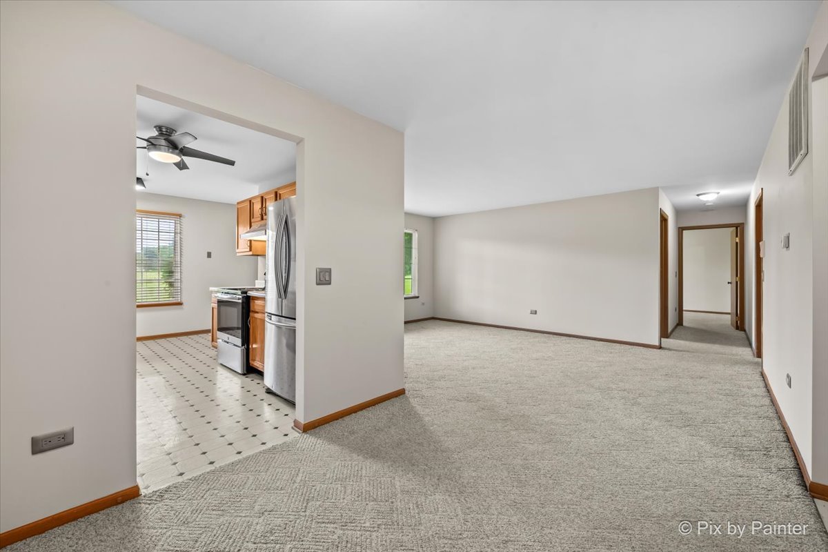 917 Golf Course Road, Unit 2 Crystal Lake, IL 60014 - Photo 4 of 44