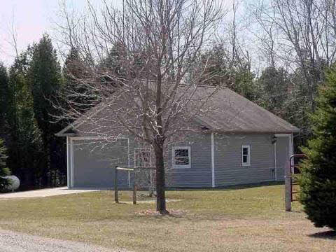 5830 Deckerville Road Deckerville, MI 48427 - Photo 17 of 22 31051971-16.JPG