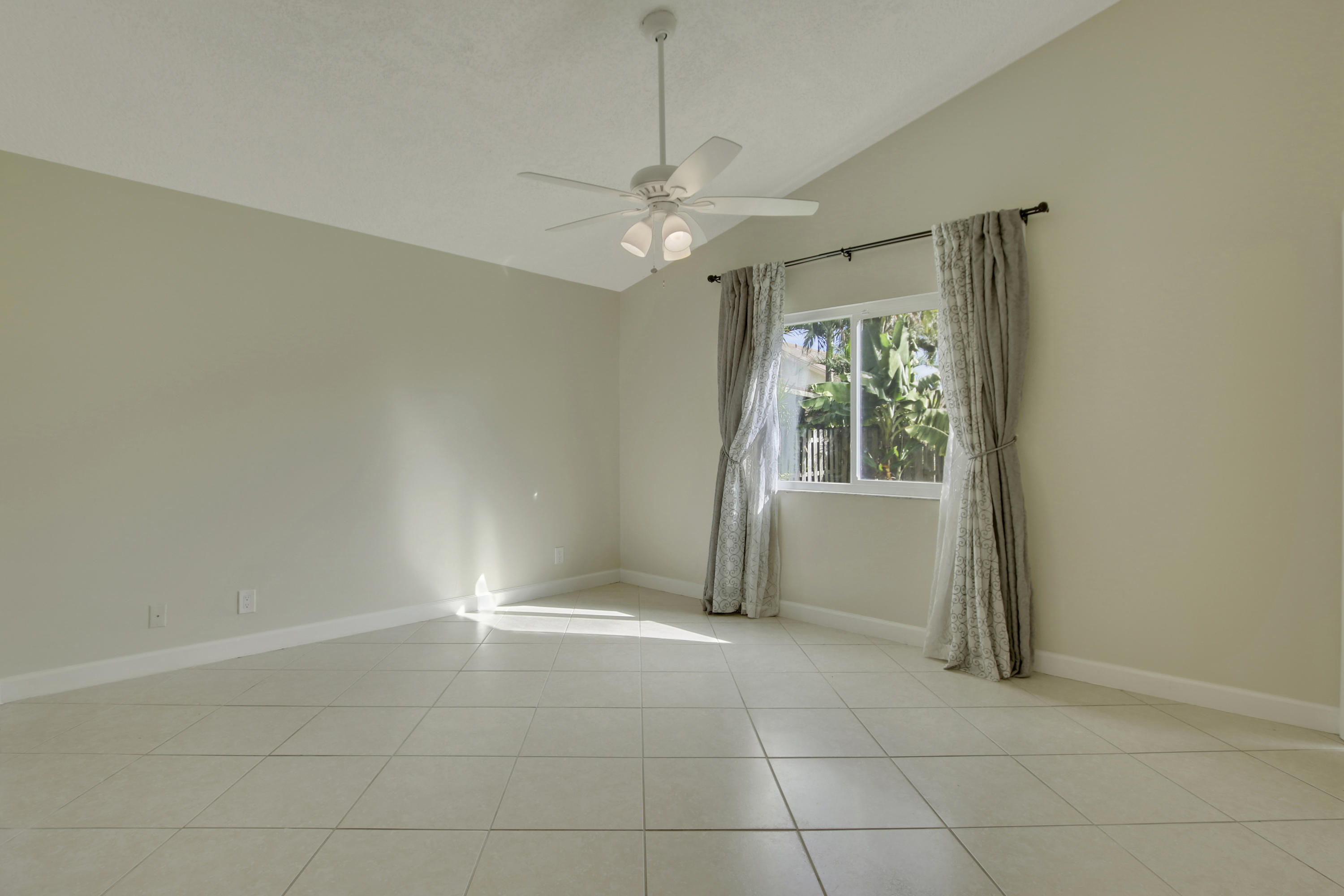 22739 Pickerel Circle Boca Raton, FL 33428 - Photo 11 of 23 House-4